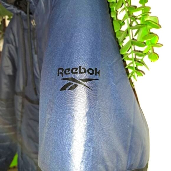NWOT Reebok Puffer Jacket - Picture 3 of 9
